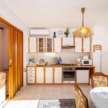2 Bedroom Cozy Apartment In ซาดาร์ ภายนอก รูปภาพ